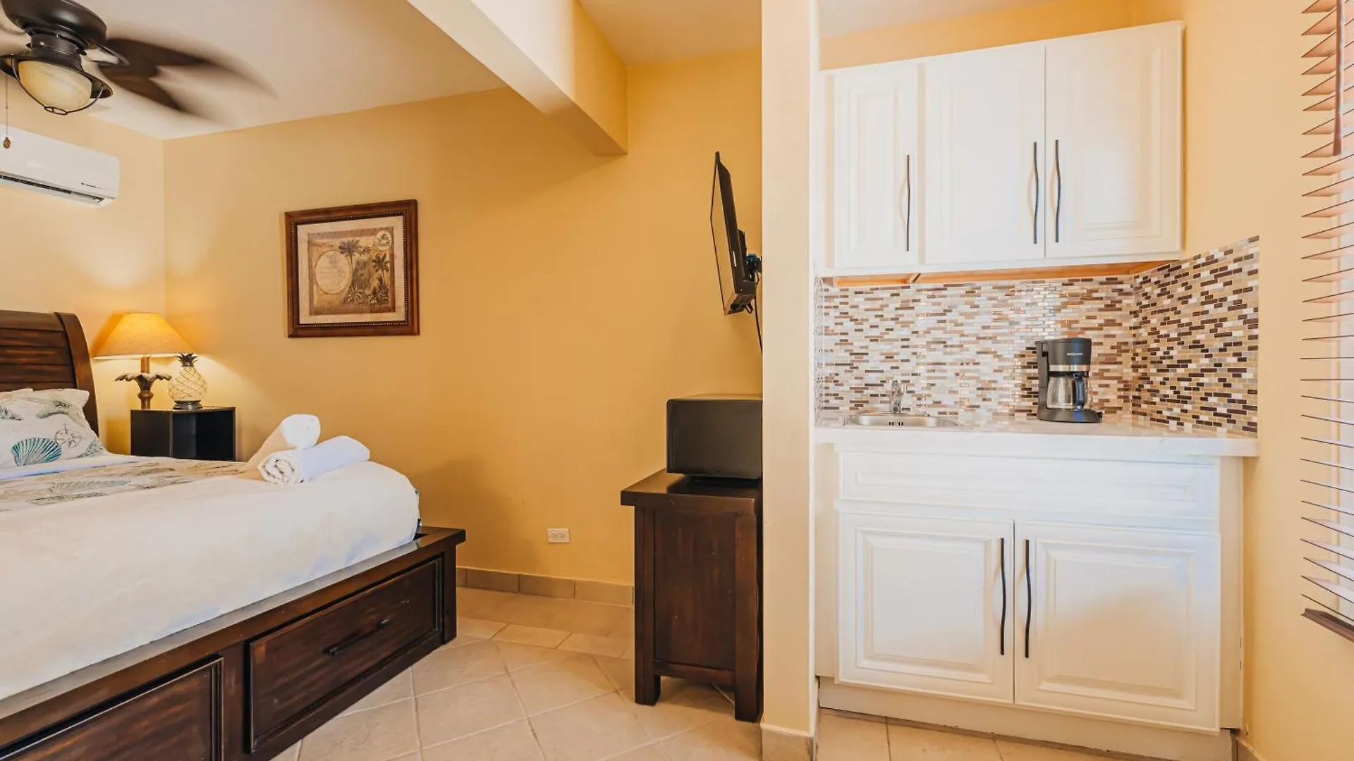 Simple Pleasures Villa Malmok Aruba